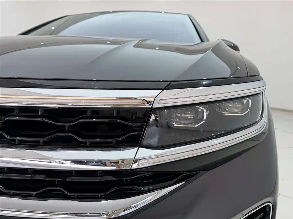 Volkswagen Viloran 2021 380TSI Flagship