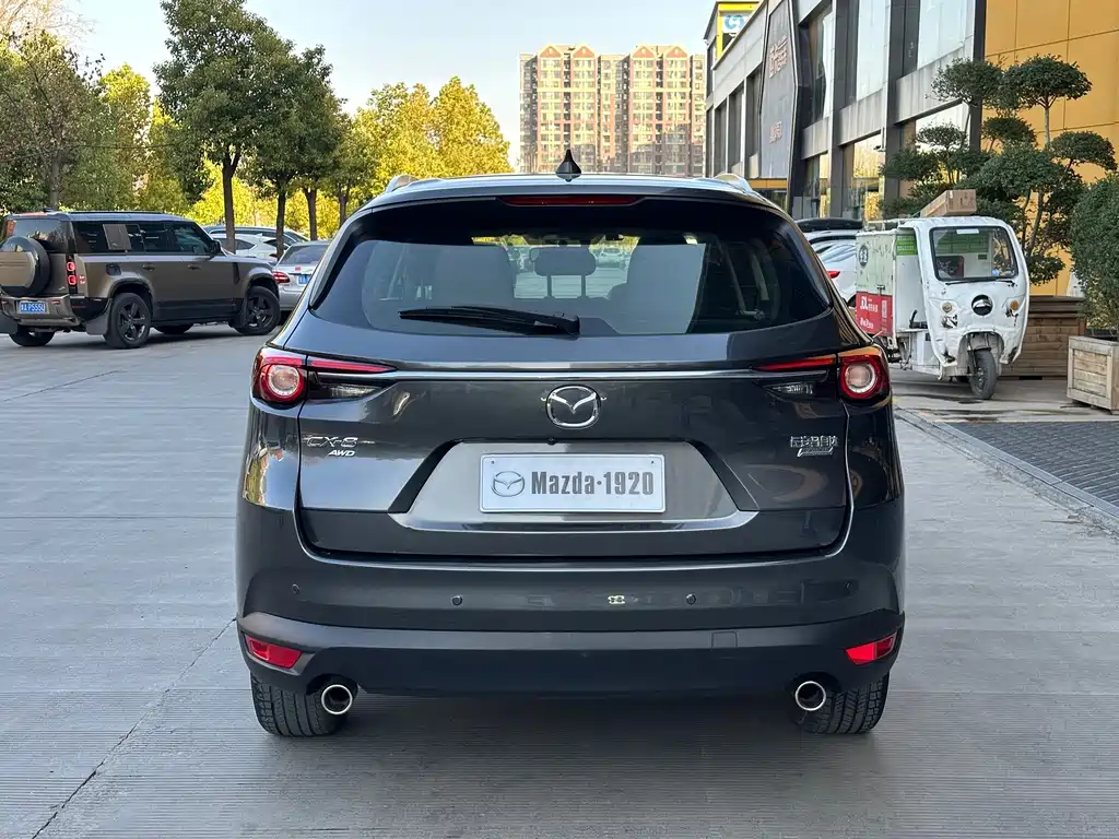 MAZDA CX 8