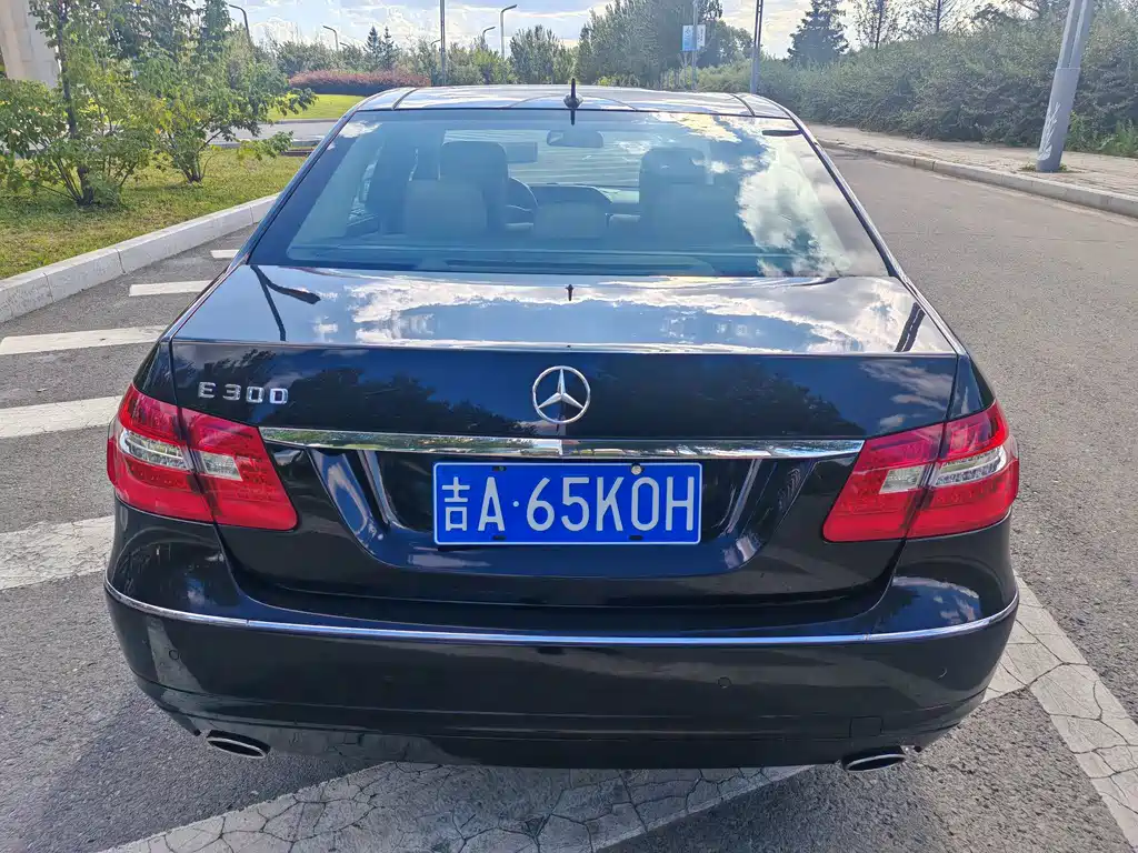 Mercedes-Benz E-Class (Import) — миниатюра 6