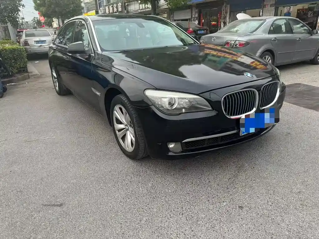 BMW 7 Series — миниатюра 3