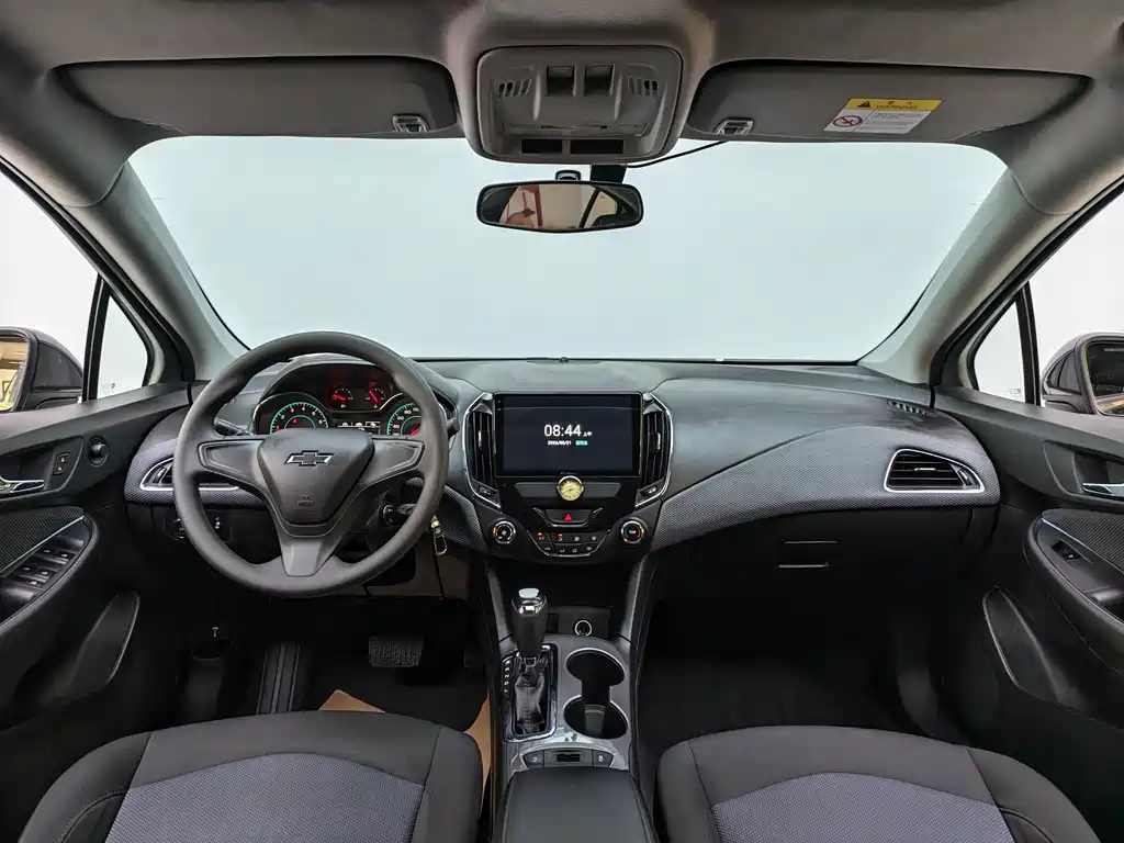 Chevrolet Cruze - фото 12