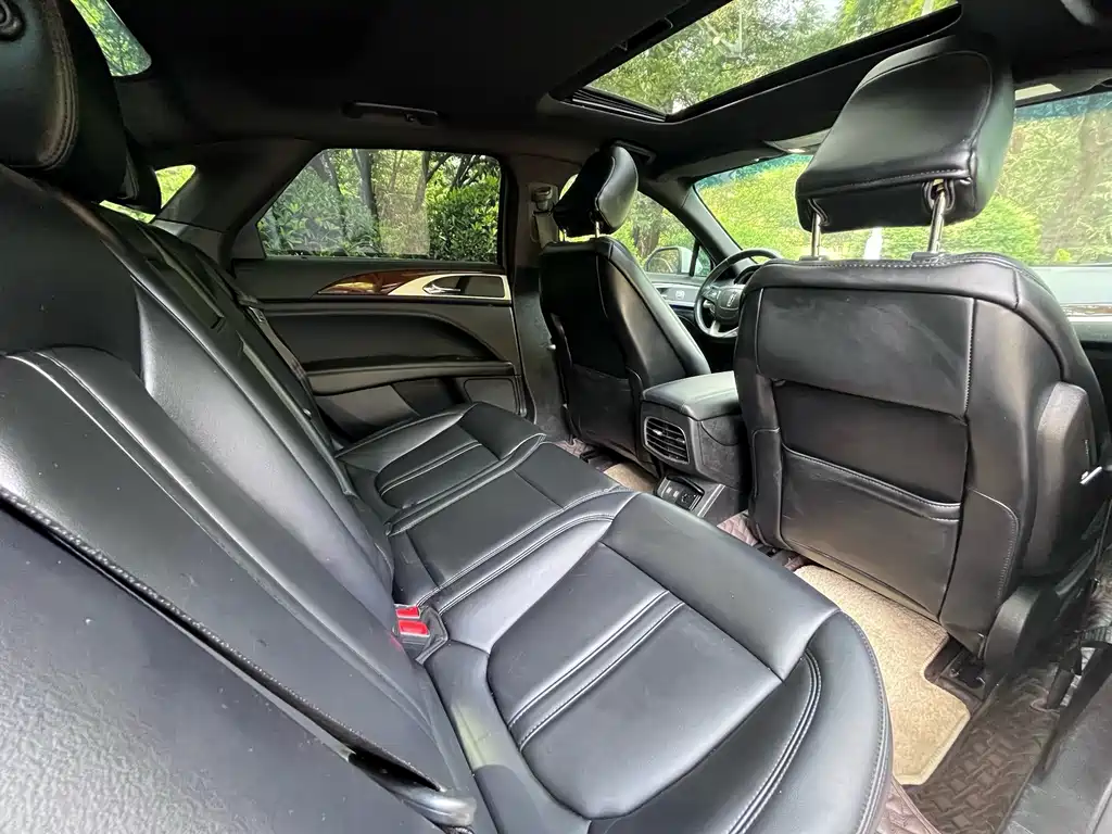Lincoln MKZ — миниатюра 5