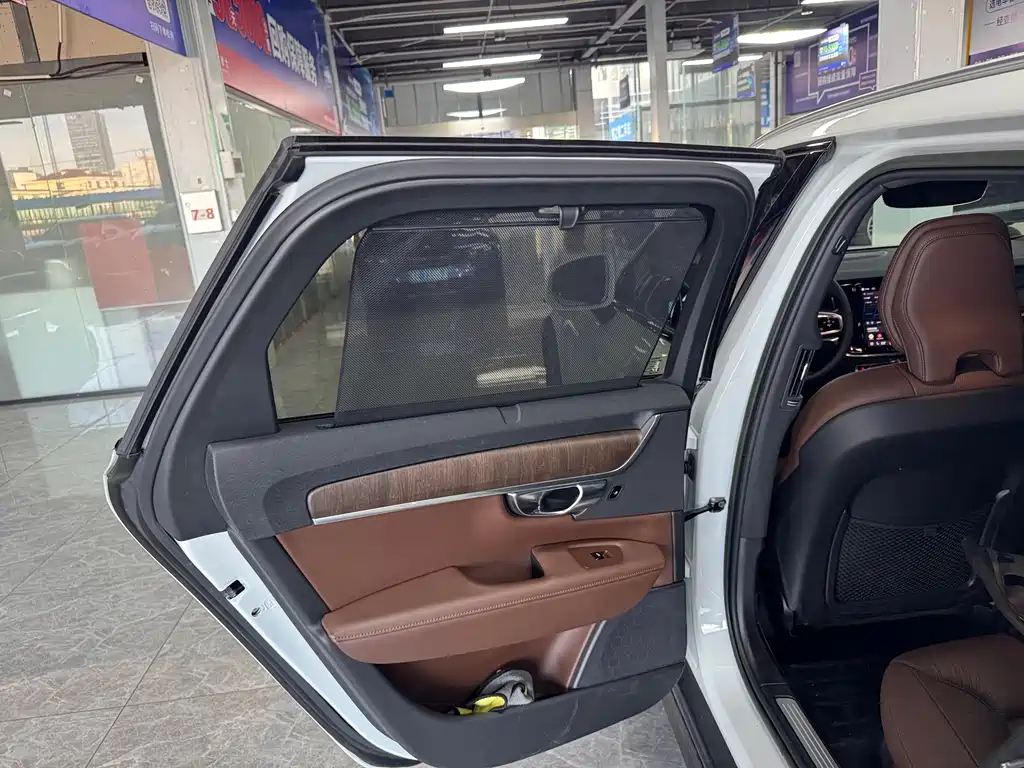 Volvo V90 — миниатюра 8
