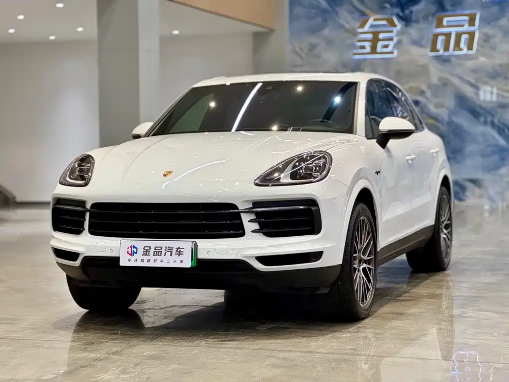 Porsche Cayenne Hybrid 2021