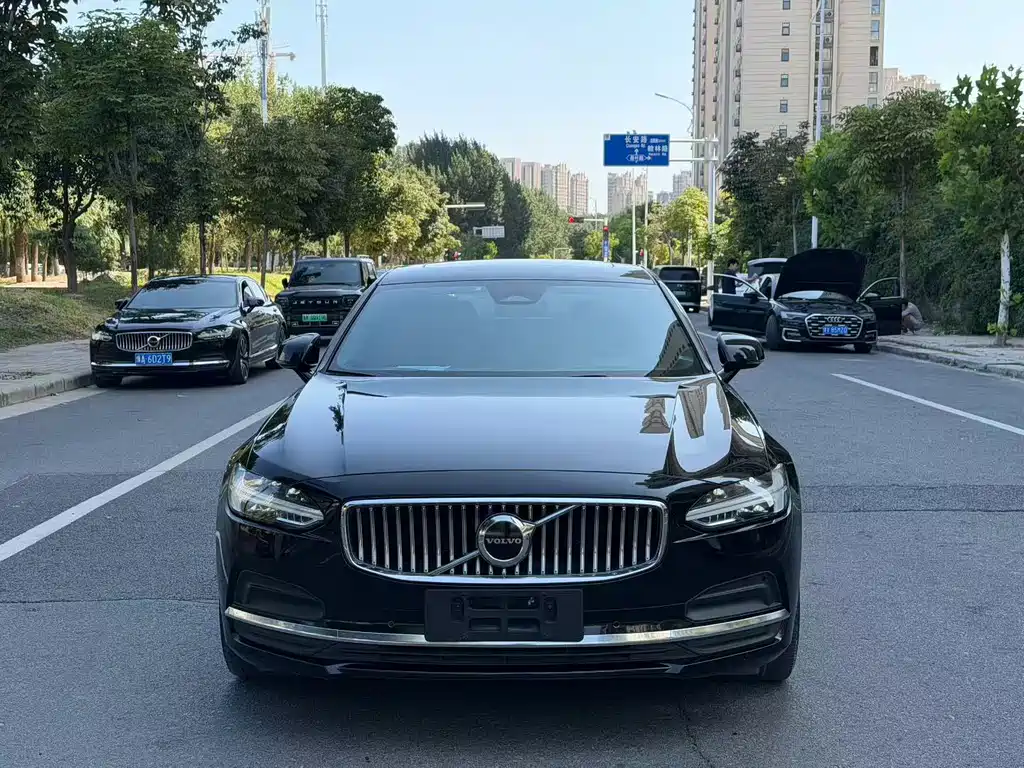 Volvo S90 — миниатюра 2