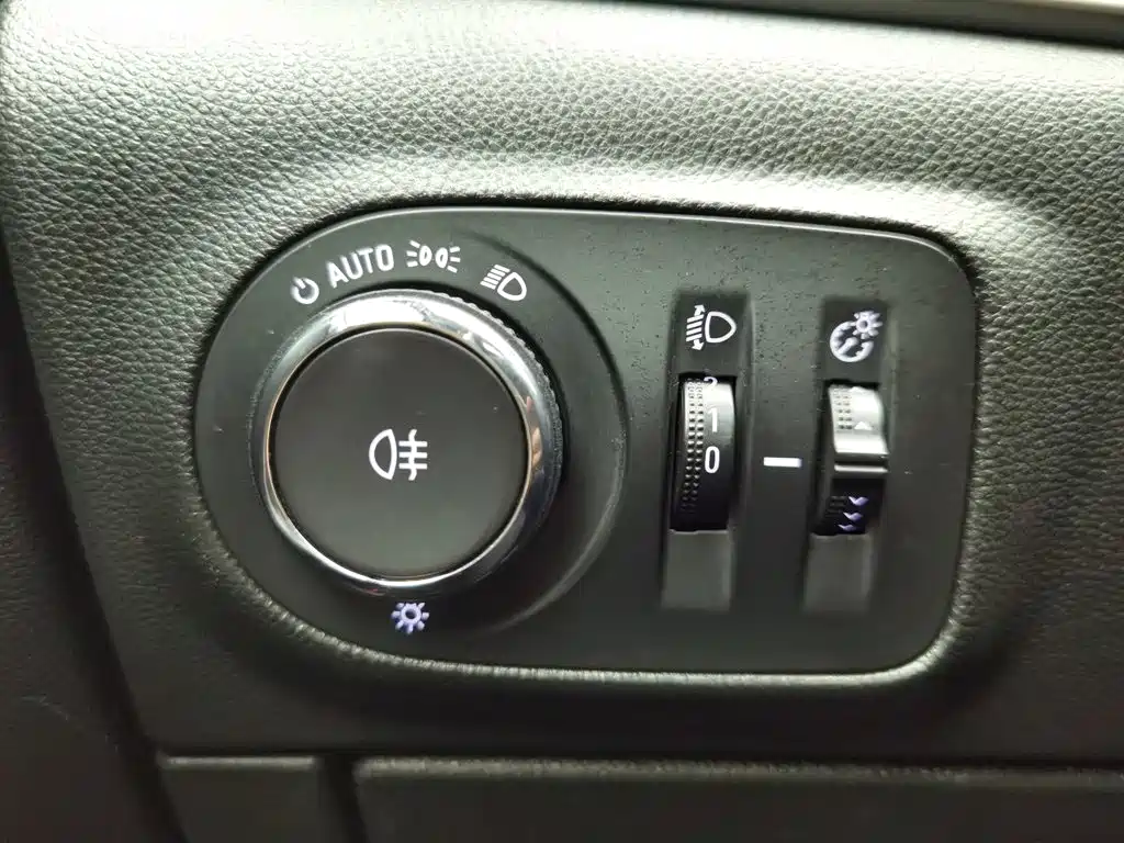 Buick Verano — миниатюра 21