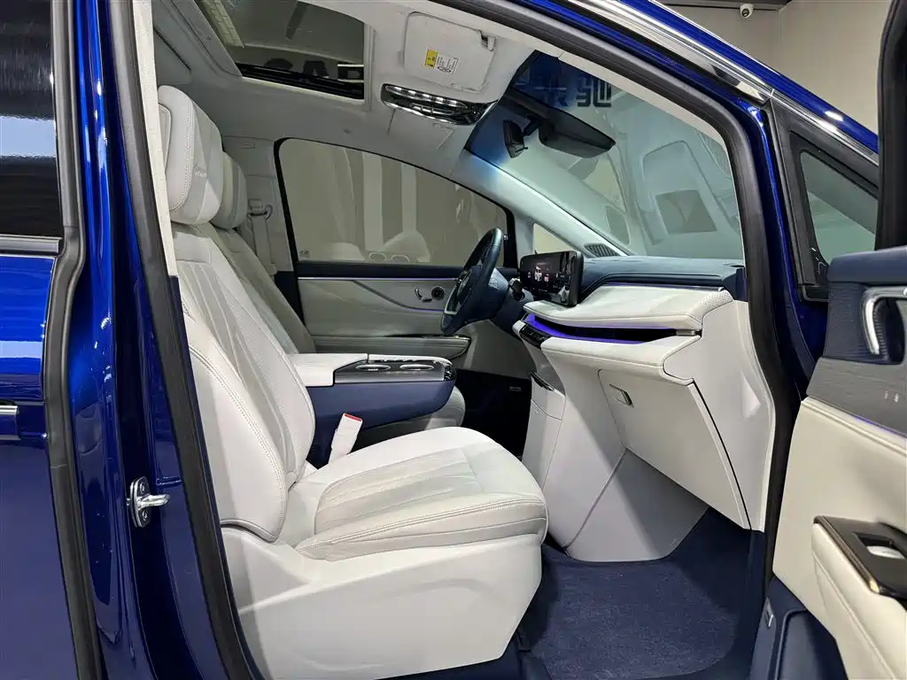 BUICK GL8 NEW ENERGY