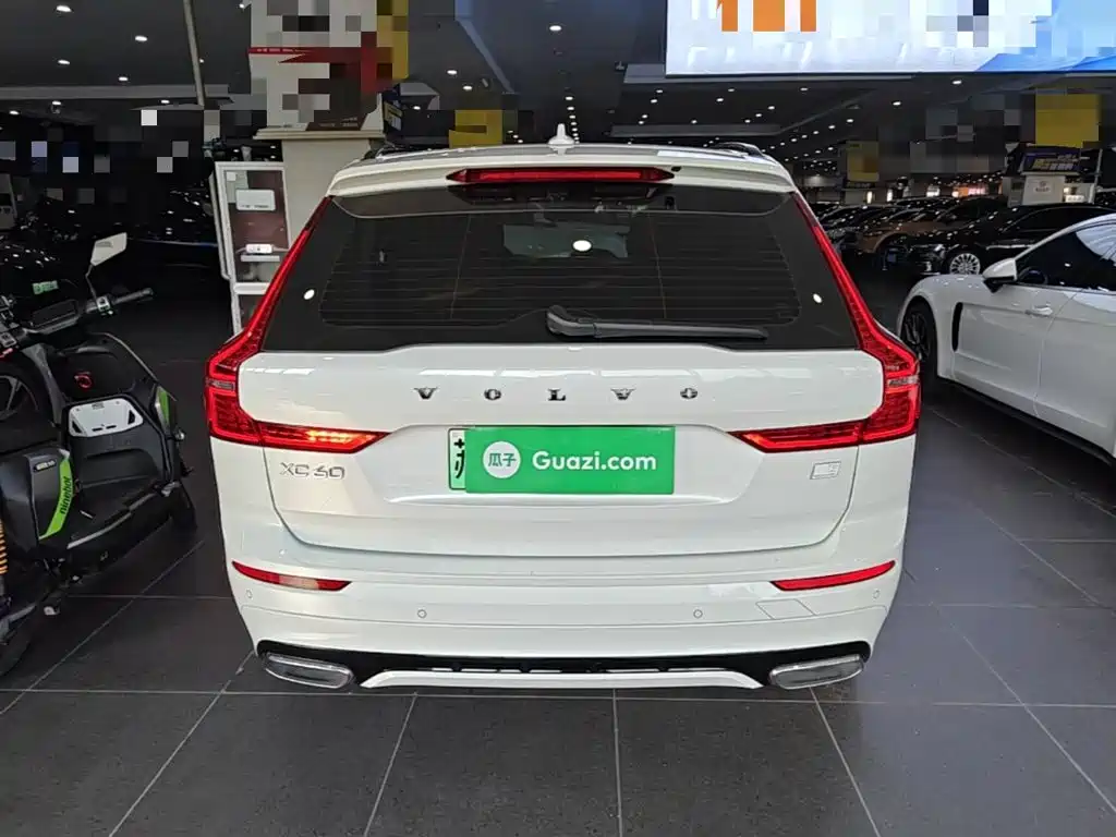Volvo XC60 PHEV — миниатюра 6