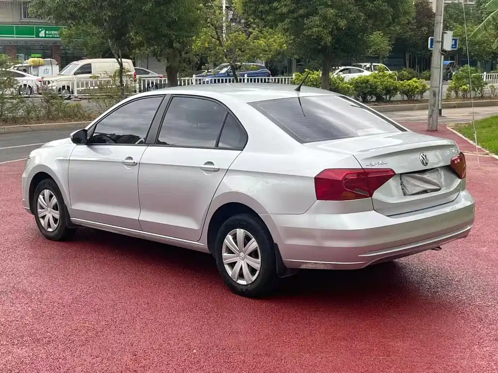 VOLKSWAGEN JETTA