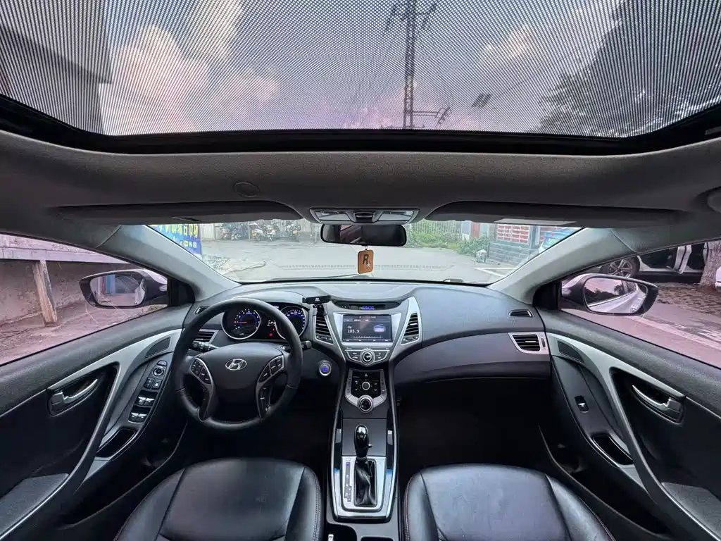 Hyundai Elantra Langdong — миниатюра 9