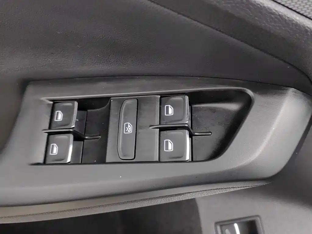 Volkswagen Sagitar — миниатюра 9