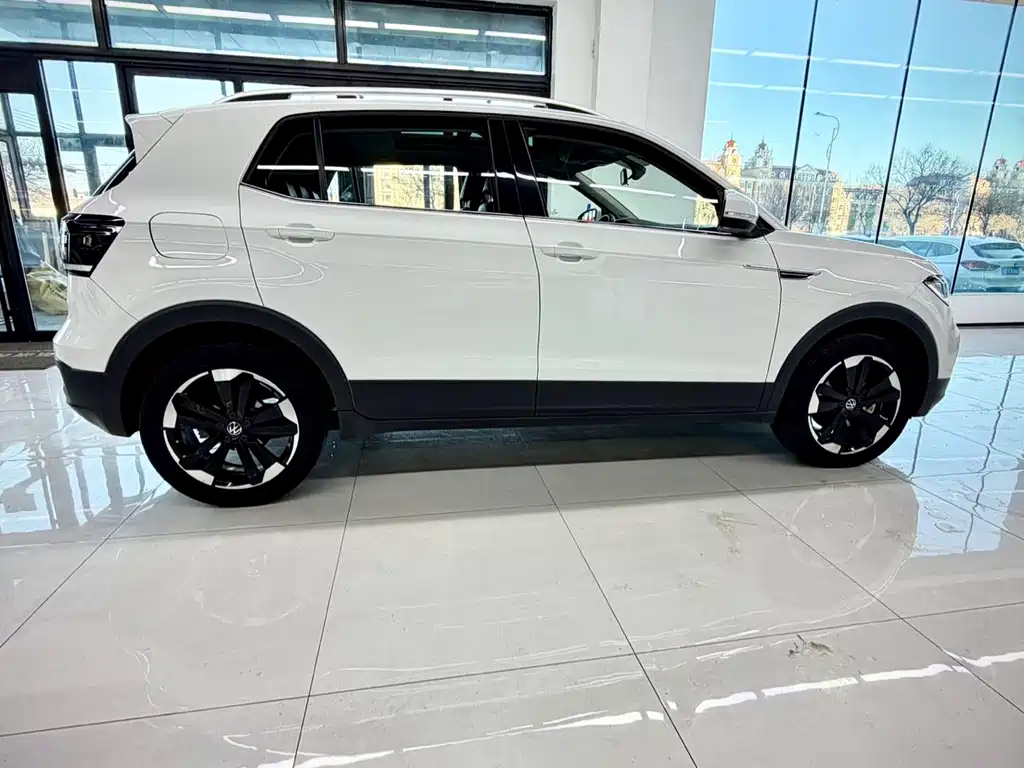 VOLKSWAGEN EXPLORING THE SHADOW