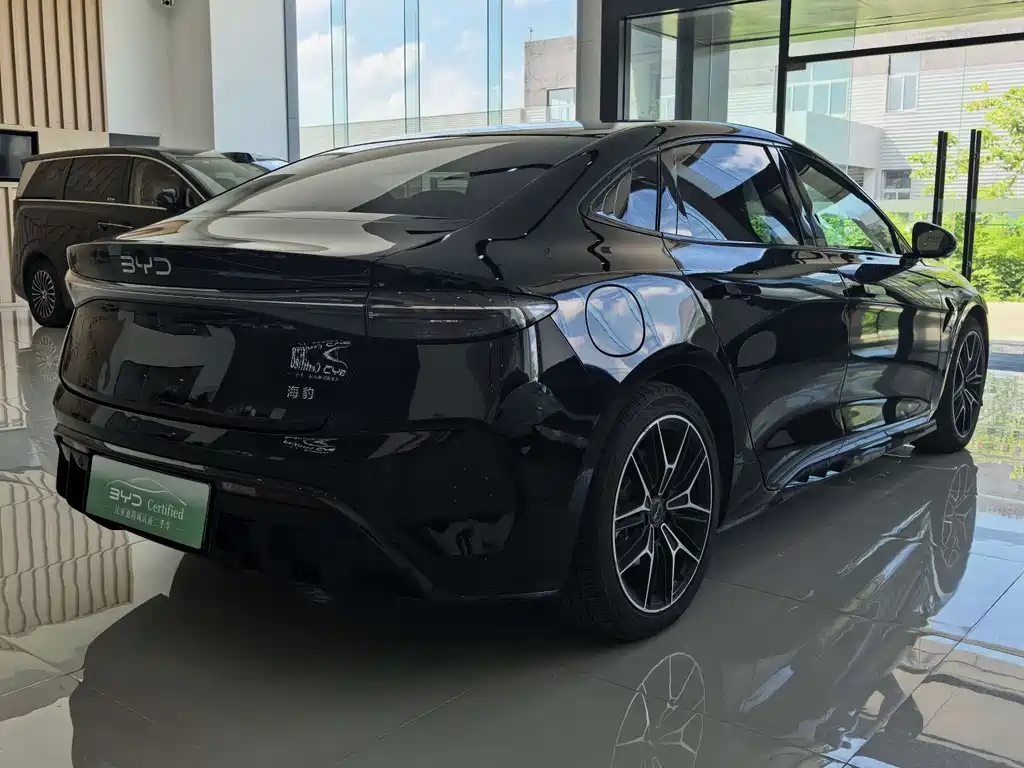 BYD Seal 2025 650