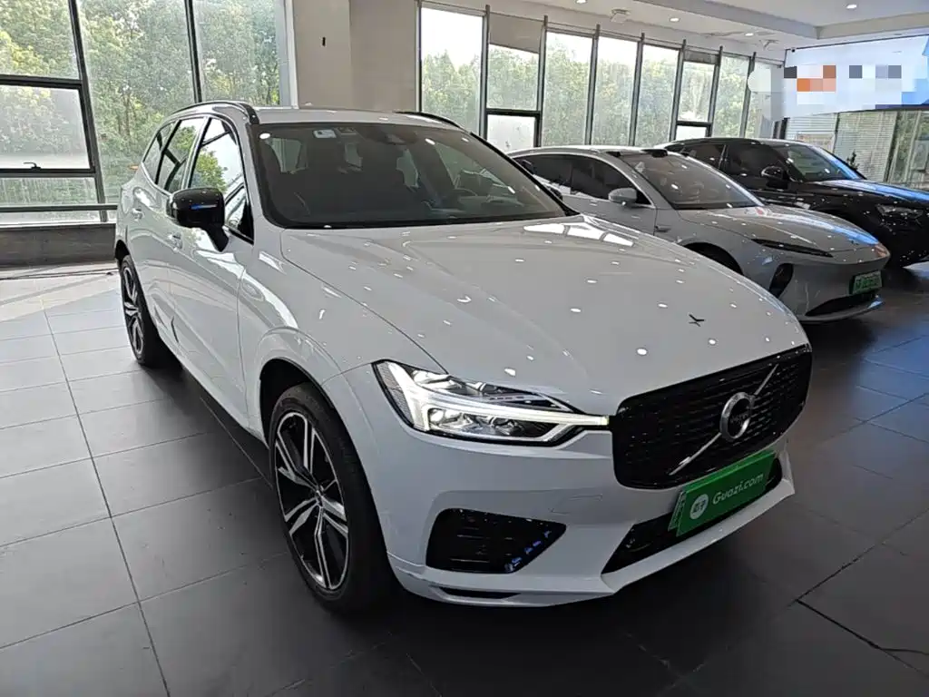 Volvo XC60 PHEV — миниатюра 4