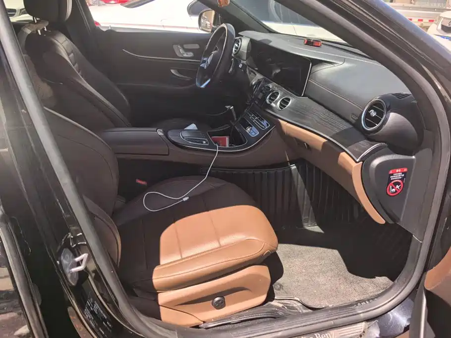Mercedes-Benz E-Class — миниатюра 8