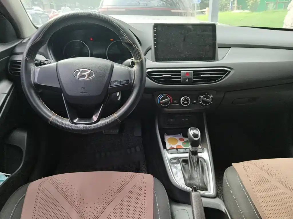 Hyundai Elantra — миниатюра 6