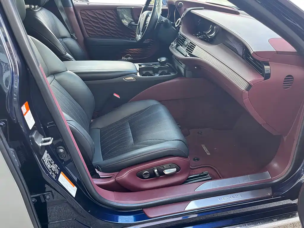 Lexus LS — миниатюра 11