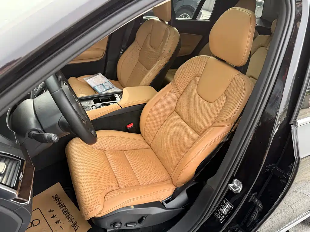 Volvo XC90 2015 T6 7 мест