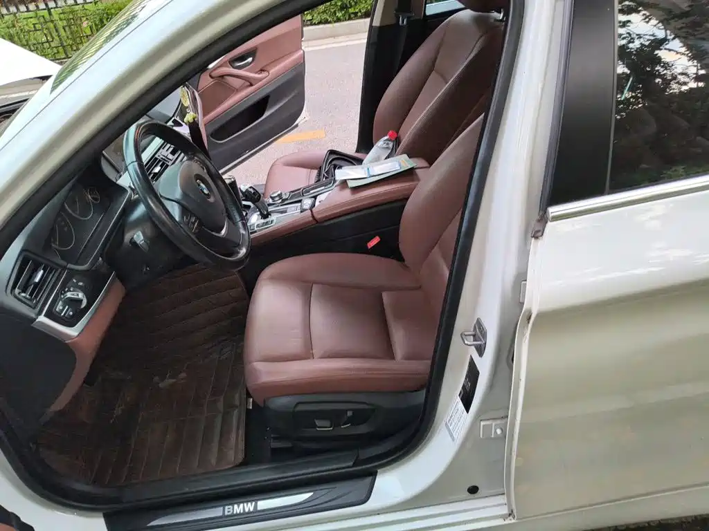 BMW 5 Series — миниатюра 12
