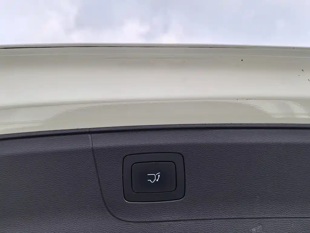 MAXUS Euniq 5 — миниатюра 7