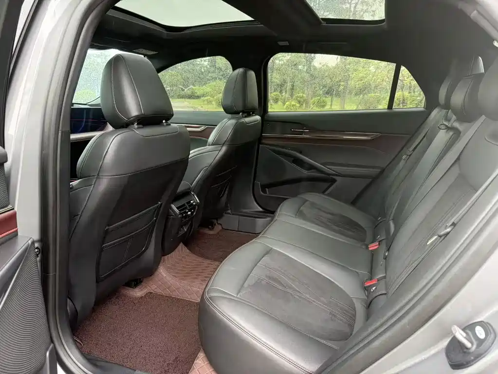 Ford Mondeo — миниатюра 7