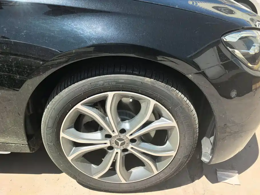 Mercedes-Benz E-Class — миниатюра 6