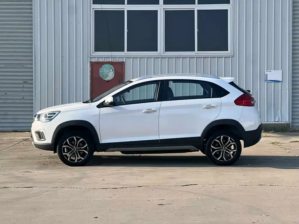 Chery New Energy Tiggo 3xe — миниатюра 3