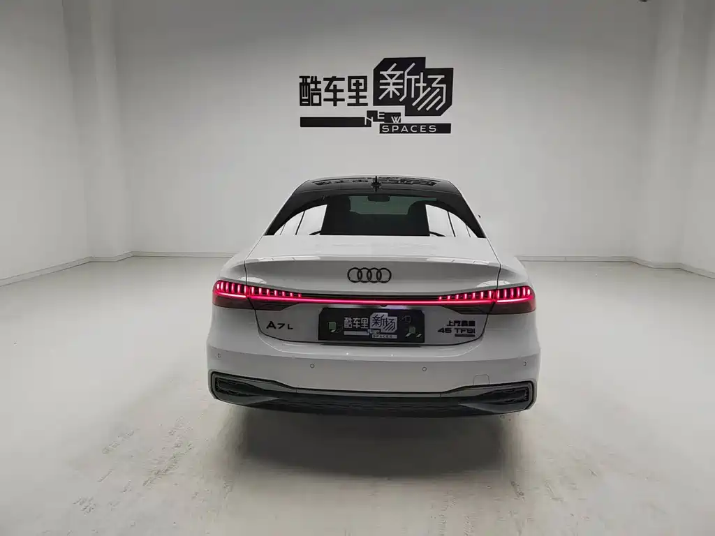 Audi A7L 2024 45 TFSI quattro