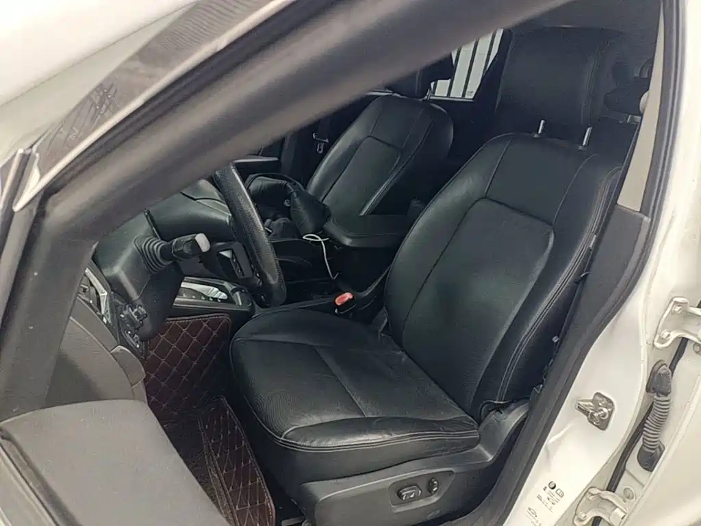 Chevrolet Captiva — миниатюра 20