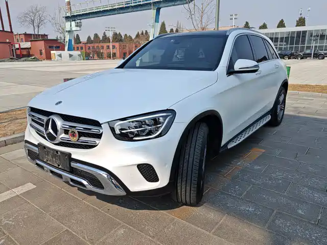 MERCEDES-BENZ GLC 2021
