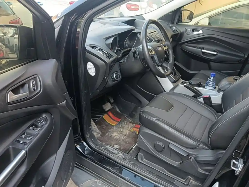 Ford Kuga — миниатюра 16