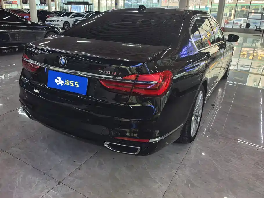 BMW 7 Series — миниатюра 3