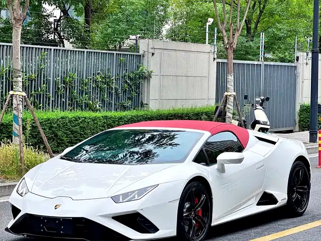 LAMBORGHINI HURACÁN