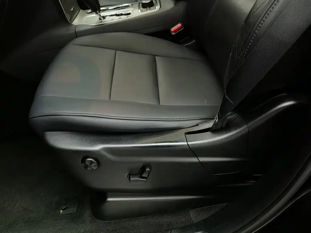 Jeep Grand Cherokee (Import) — миниатюра 20