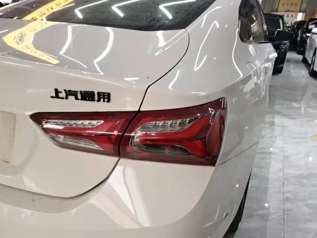 Chevrolet Malibu XL — миниатюра 8