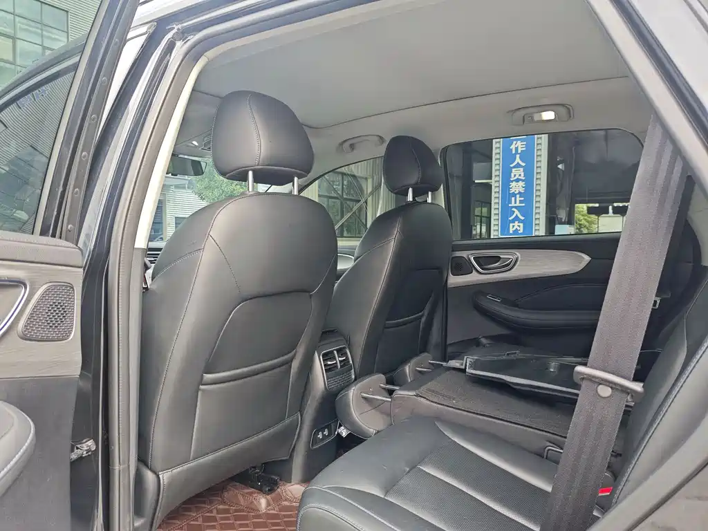 Roewe RX5 — миниатюра 8