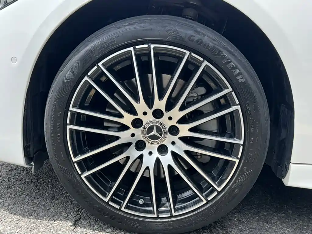 Mercedes-Benz C-Class — миниатюра 12