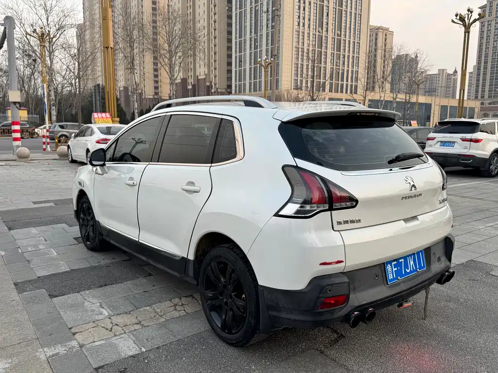 PEUGEOT 3008