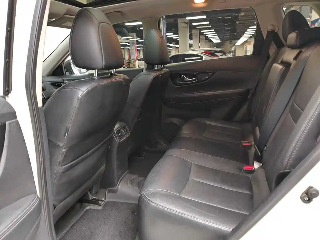 Nissan X-Trail 2017 2.5L CVT Luxury 4WD