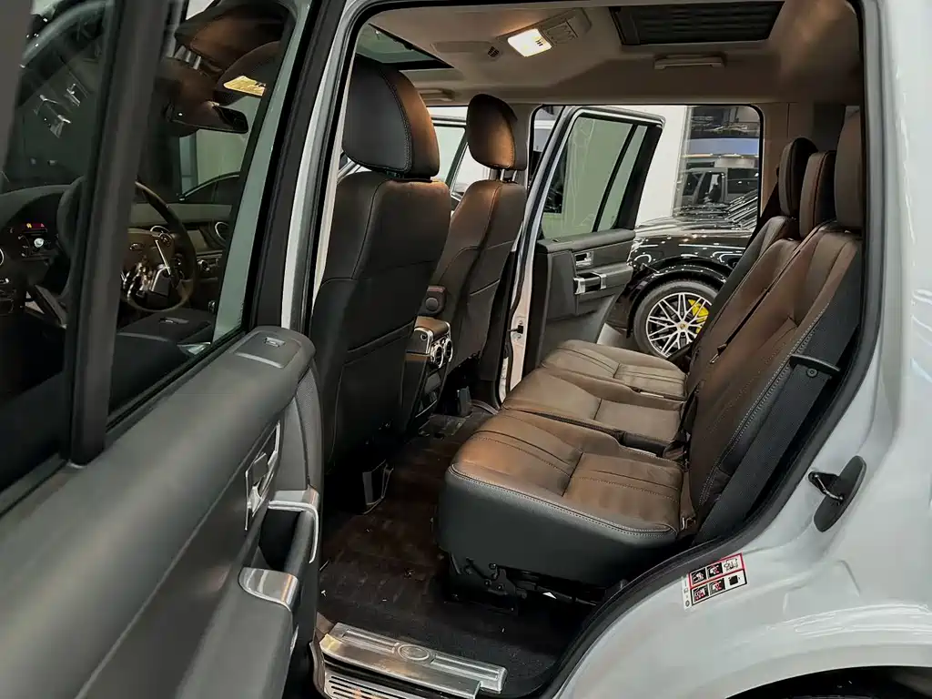 Land Rover Discovery 2015 3.0 SC V6 SE