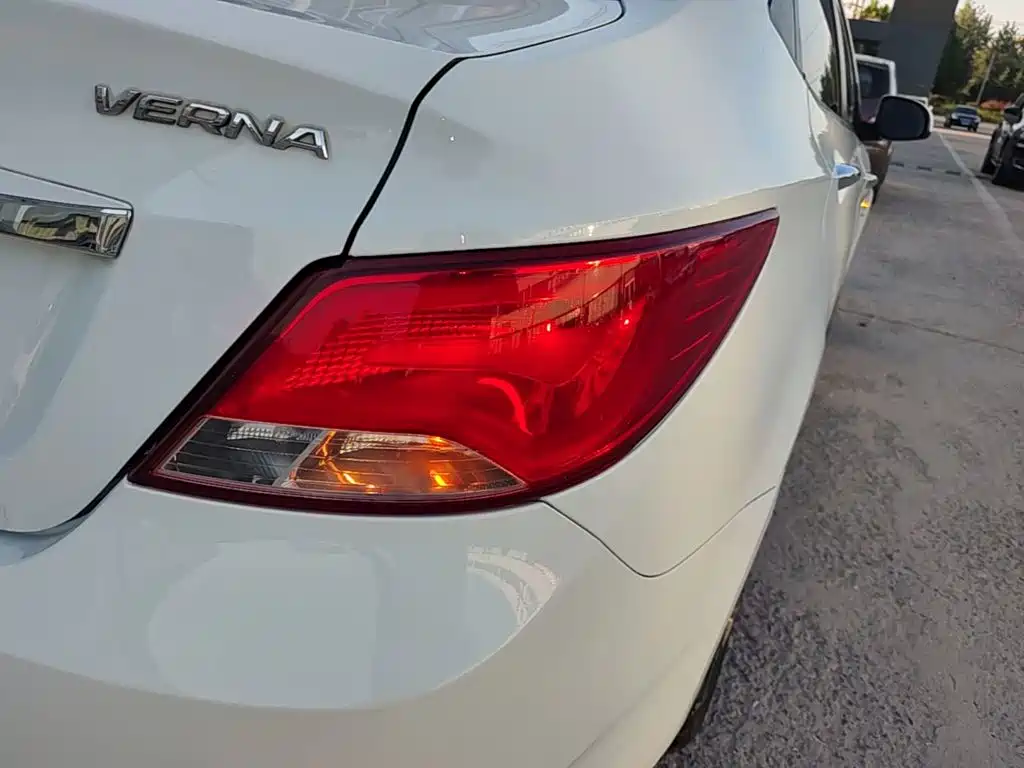 Hyundai Verna — миниатюра 8