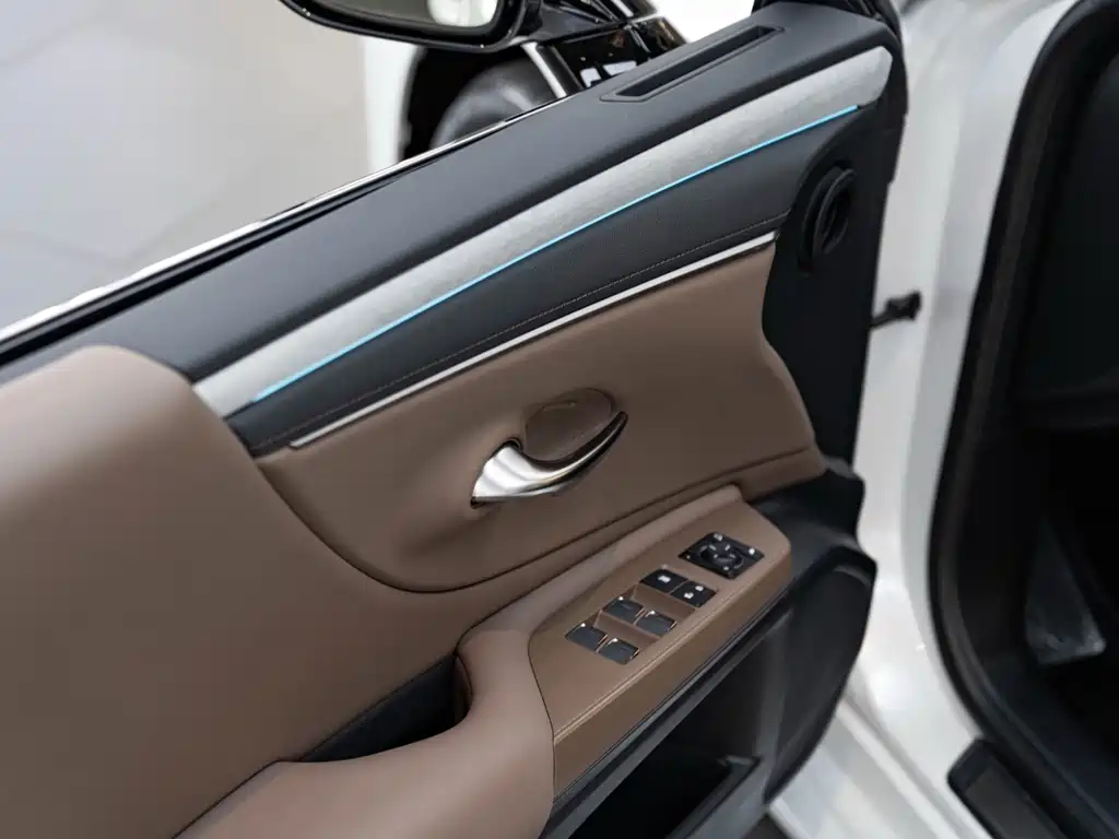 Lexus ES — миниатюра 18