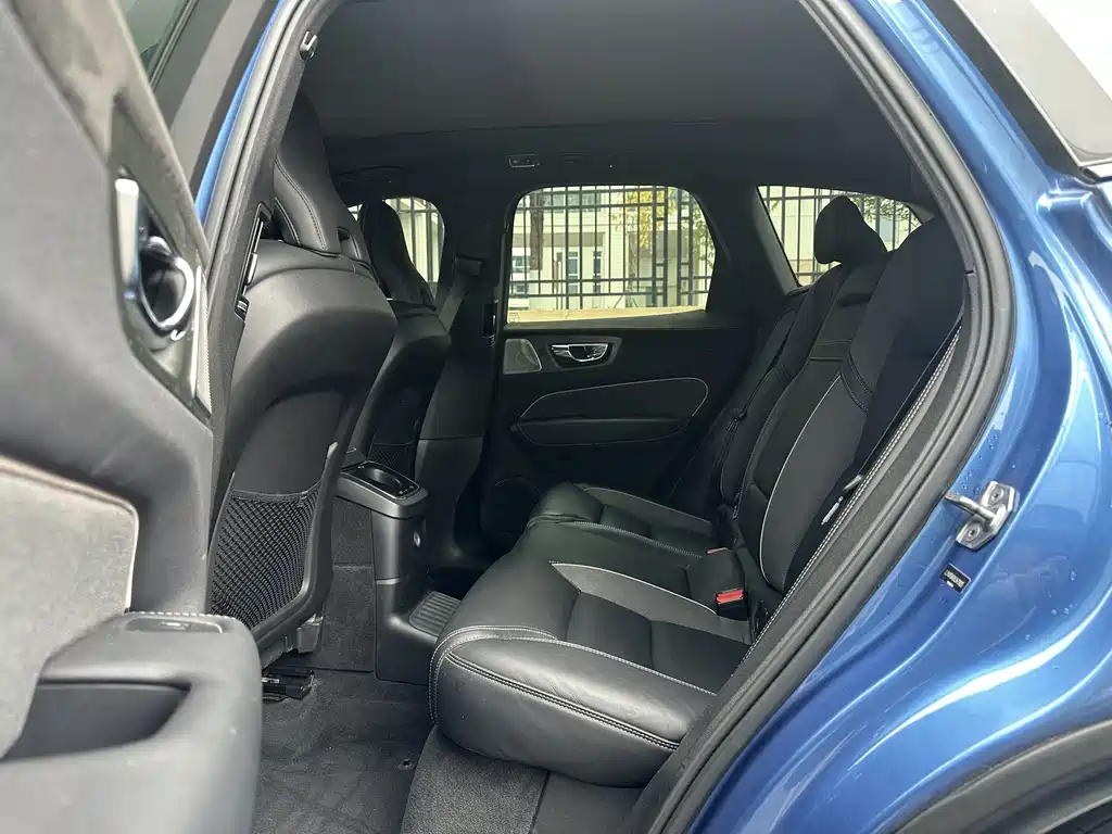 VOLVO XC60 PLUG IN HYBRID