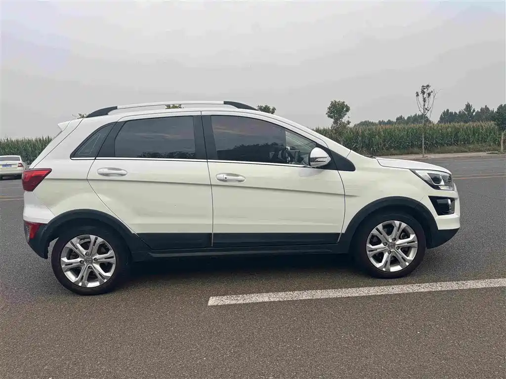 BAIC New Energy EX — миниатюра 13