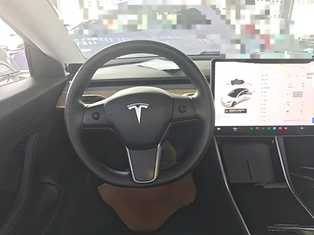 Tesla Model 3 — миниатюра 11