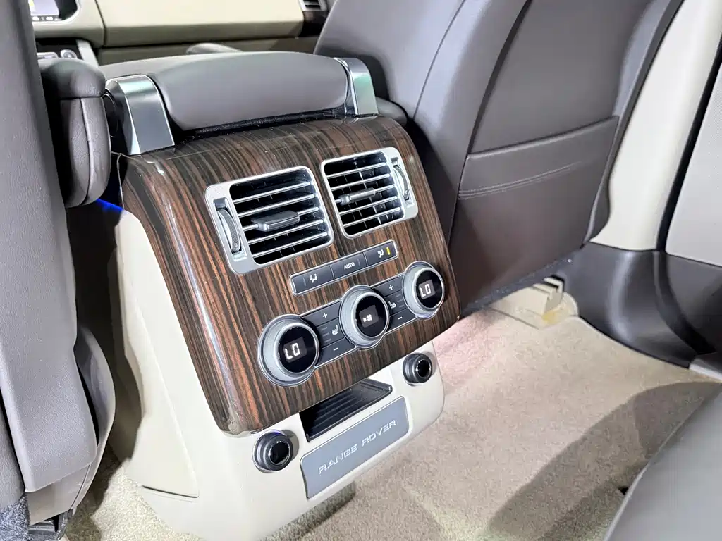 Land Rover Range Rover — миниатюра 16