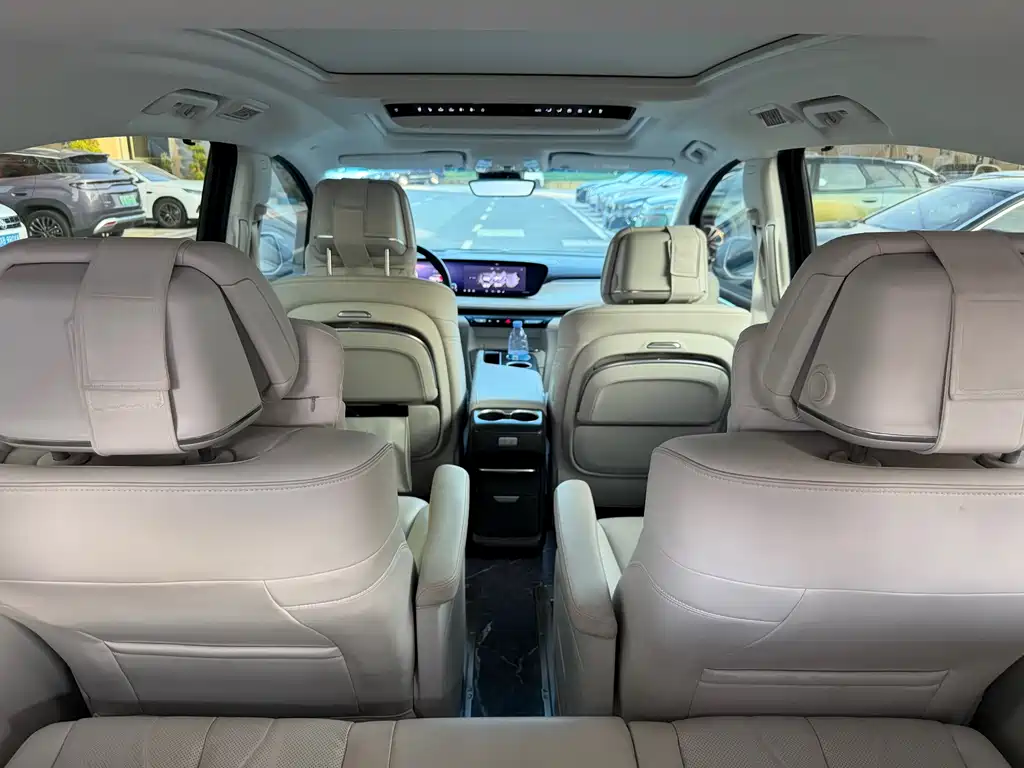 Buick GL8 Hybrid — миниатюра 6