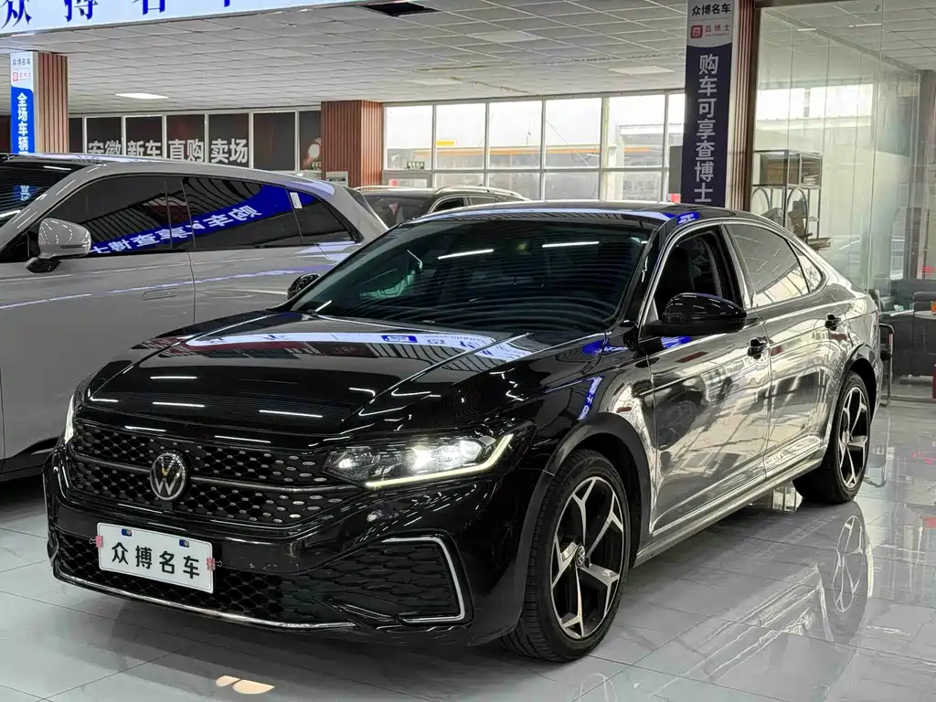 Volkswagen Passat 2023