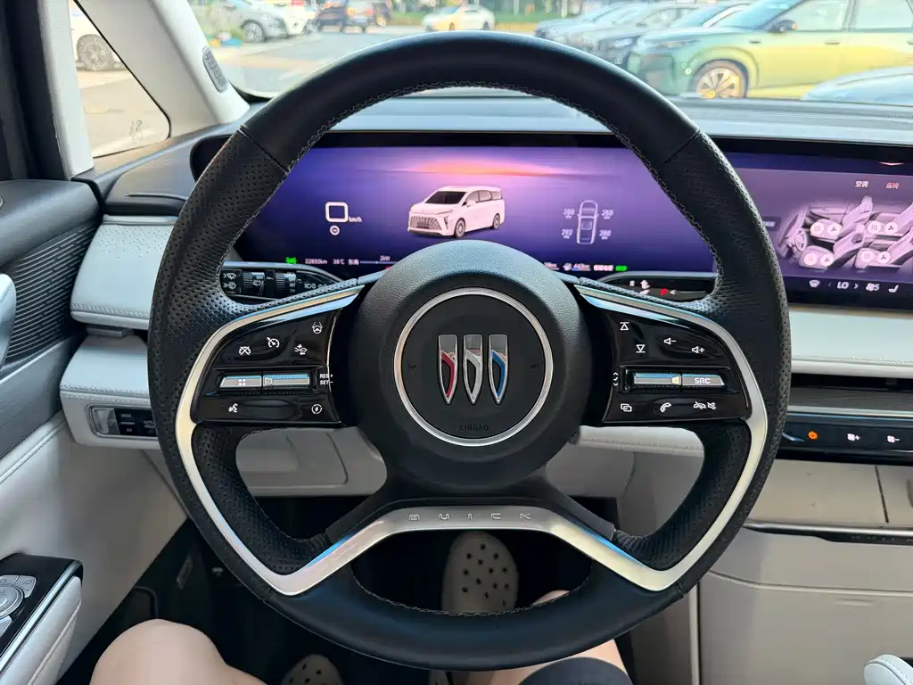 Buick GL8 Hybrid — миниатюра 10