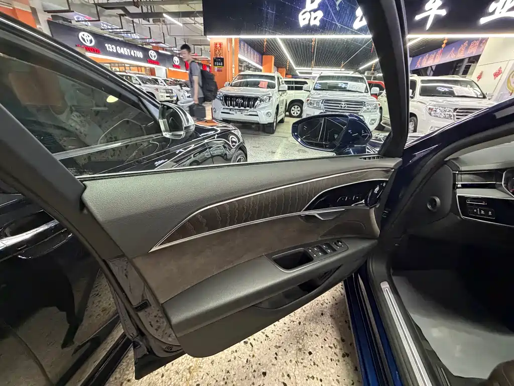 Audi A8 — миниатюра 8
